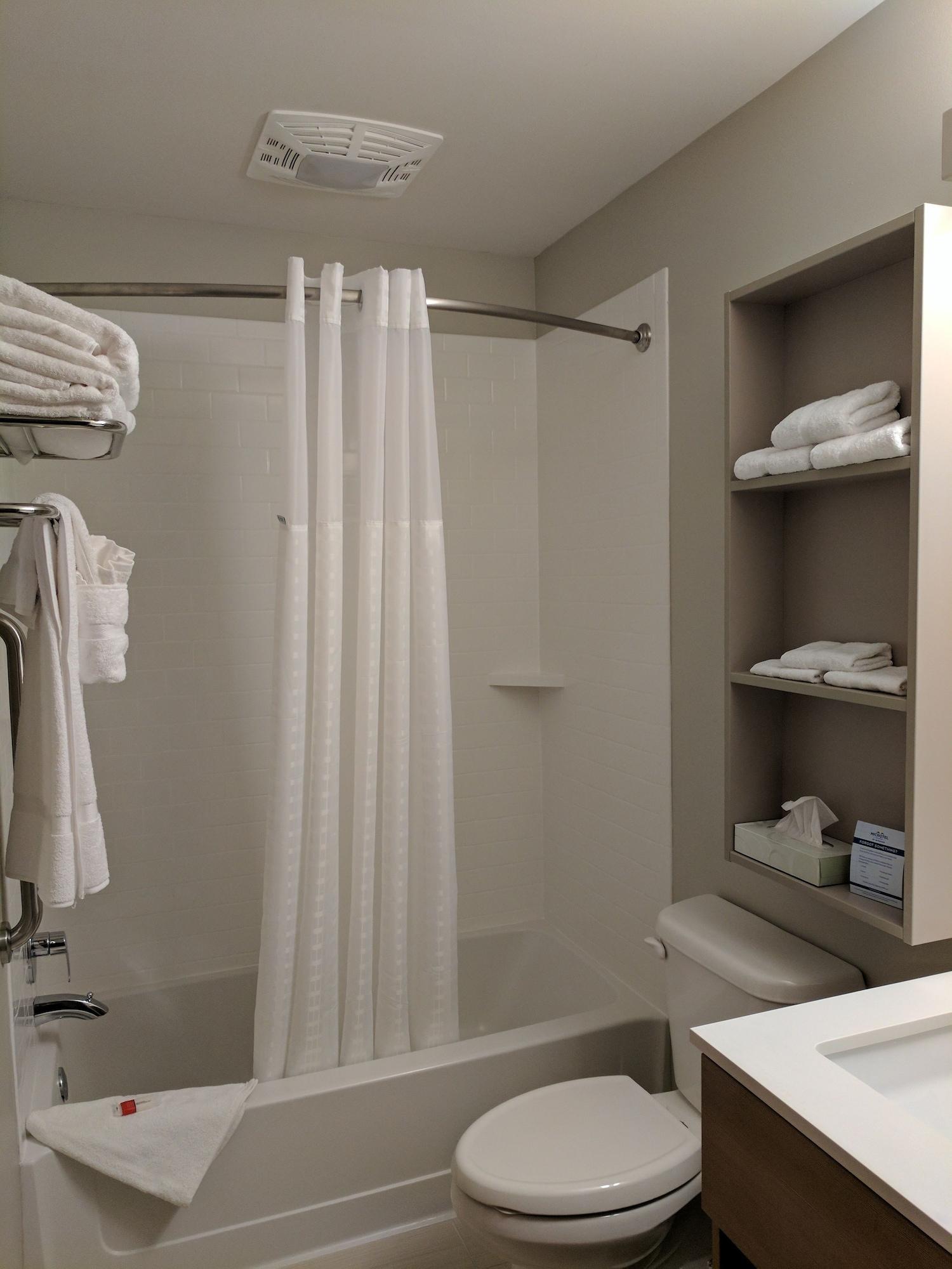 Microtel Inn & Suites By Wyndham Кларион Екстериор снимка