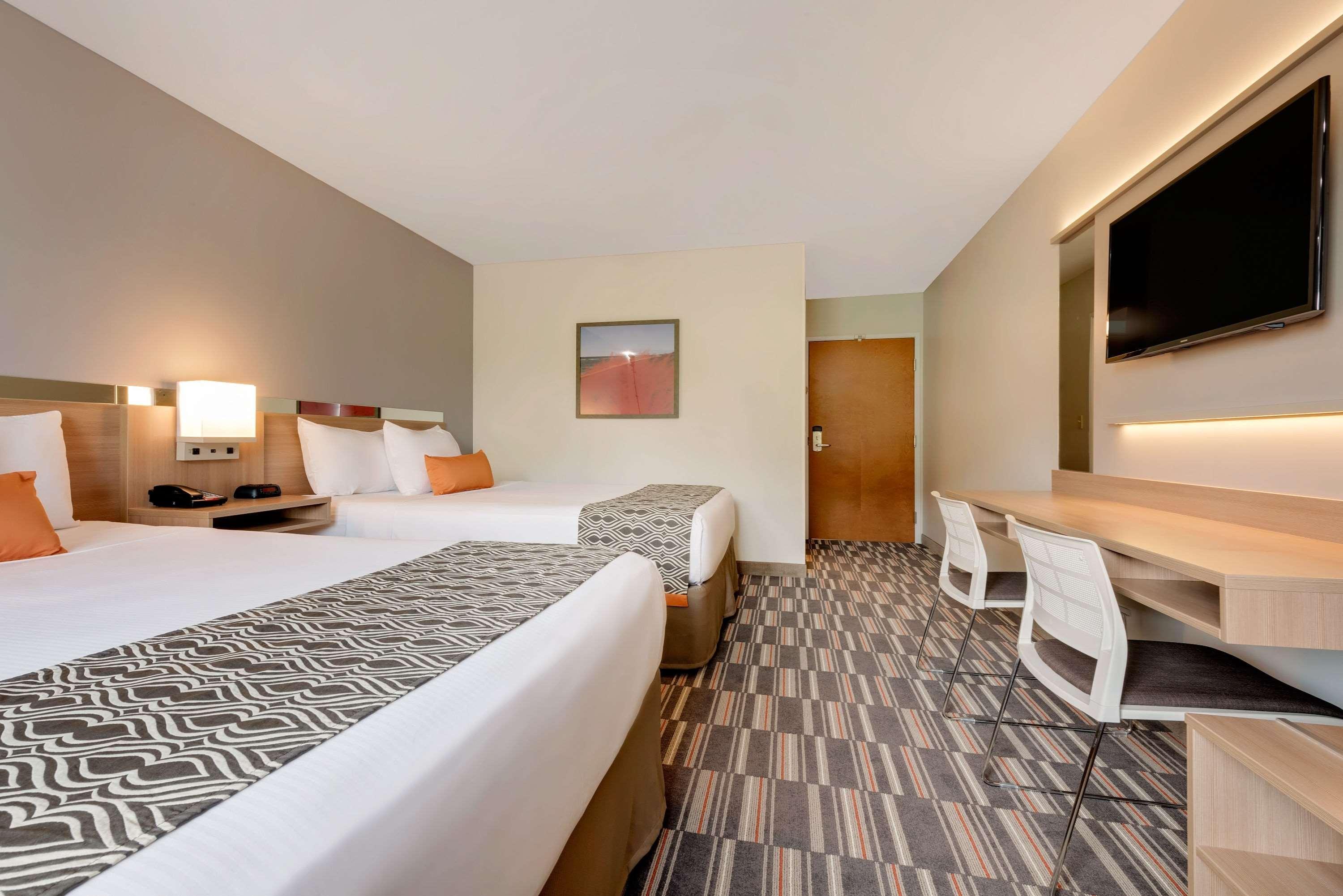 Microtel Inn & Suites By Wyndham Кларион Екстериор снимка