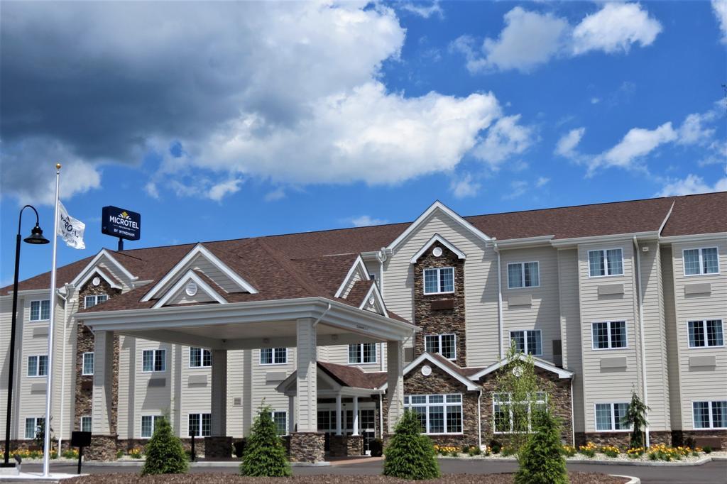 Microtel Inn & Suites By Wyndham Кларион Екстериор снимка