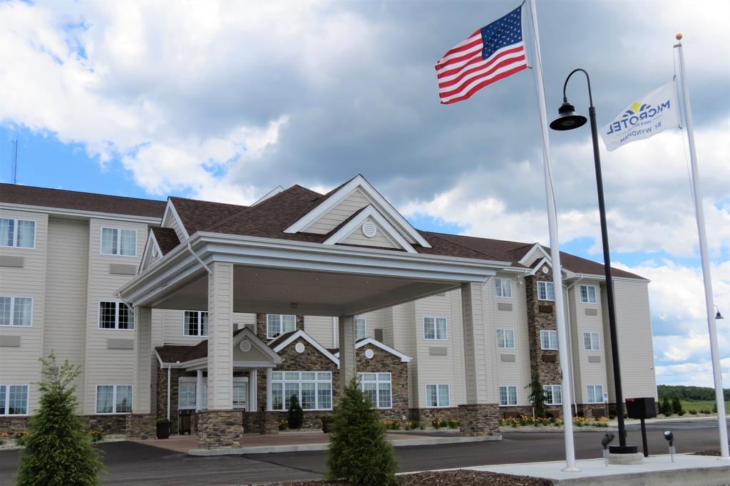 Microtel Inn & Suites By Wyndham Кларион Екстериор снимка