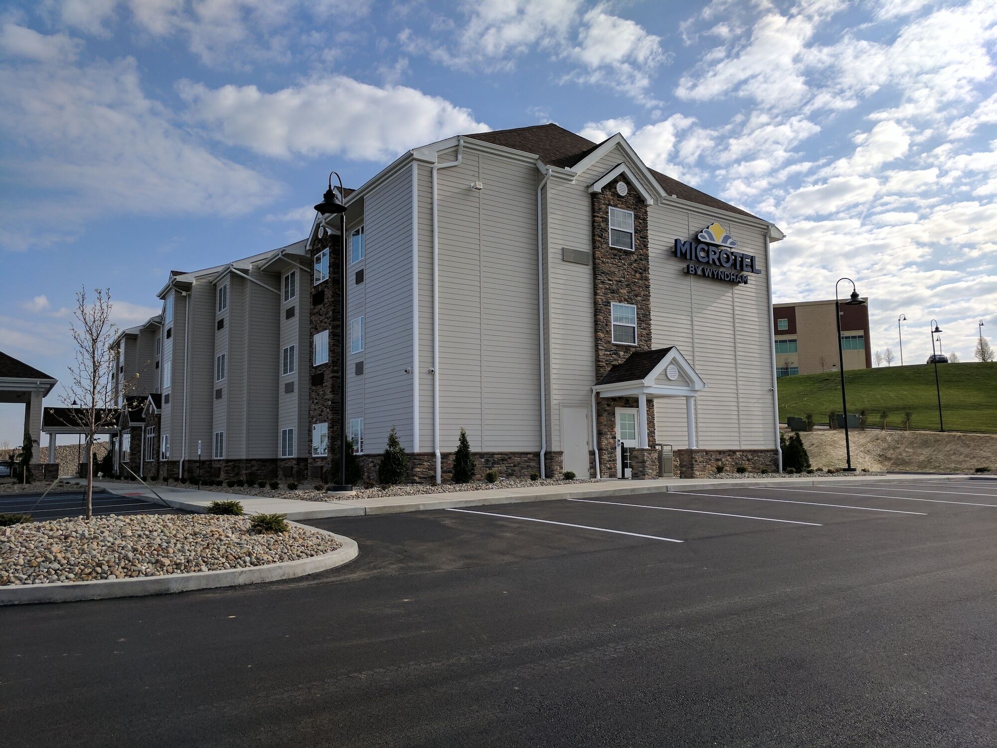 Microtel Inn & Suites By Wyndham Кларион Екстериор снимка